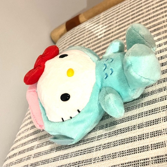(home) COPY - πRAREπ Sanrio Hello Kitty dressed as Hangyodon plushie - Picture 6 of 12